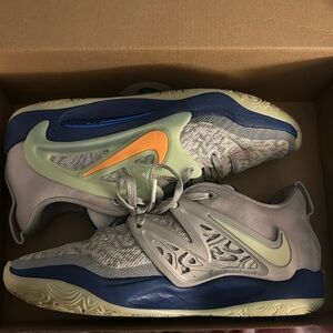 KD 15 Men’s size 8